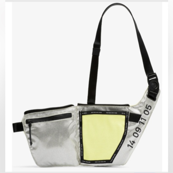 NWT Nike Tech Crossbody Bag - Picture 2 of 10